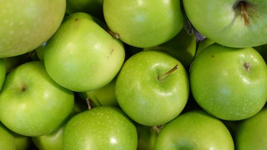Amazing Benefits of Green Apples for Skin, Hair, and Health